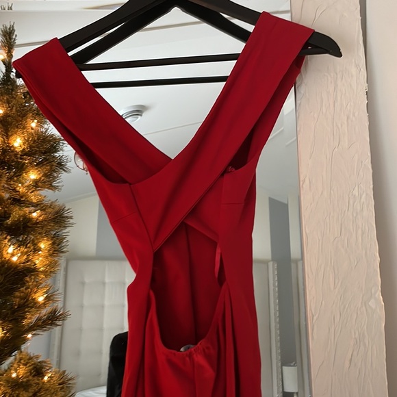 Never worn women’s sexy red dress - Picture 3 of 3